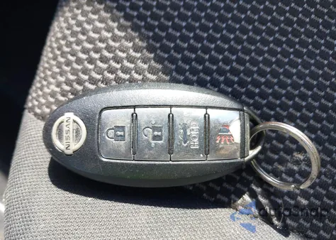 2017 Nissan Versa 1.6 Sl z USA, uszkodzony, nr VIN 3N1CN7AP0HL809499